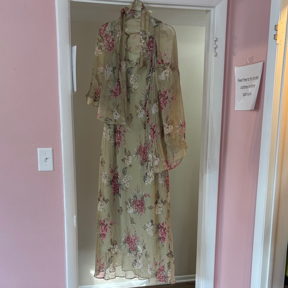 SD Collection Beige Floral Dress with Scarf